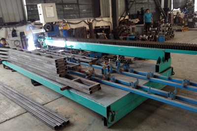 Four-axis robot automatic welding machine