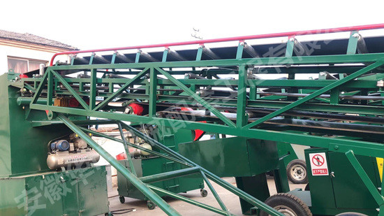 Telescopic rack for mobile telescopic belt conveyor