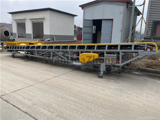 Mobile horizontal belt conveyor with different color