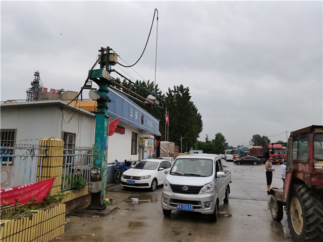 The front door of fixed grain truck probe in grain processing plant 