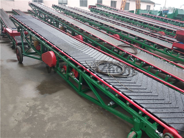 Mobile packaged and bulk grain belt conveyor
