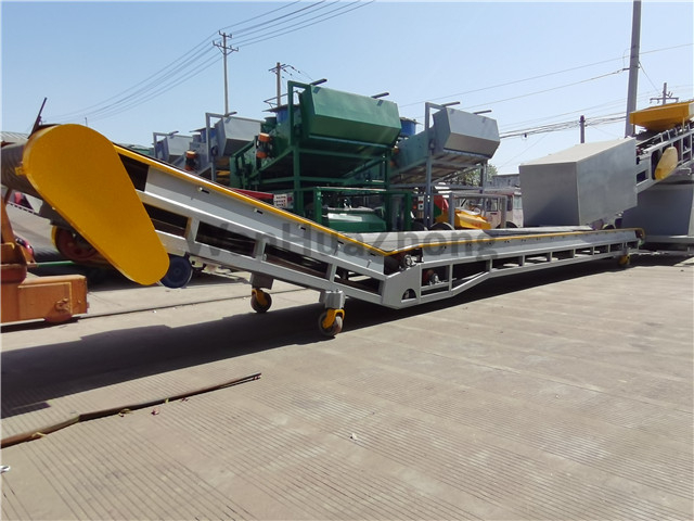 Bulk grain unloading belt conveyor