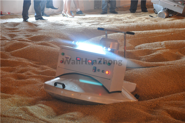 Intelligent grain turning-over machine