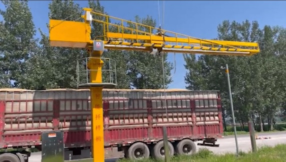 Intelligent grain truck probe working picture