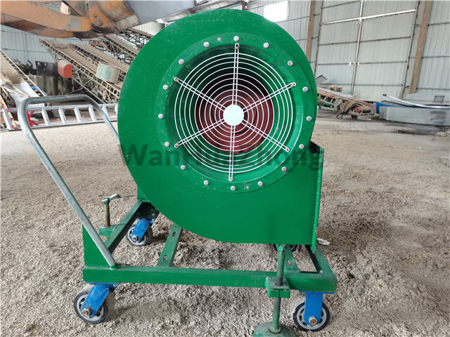 Mobile centrifugal fan arrived in grain depot