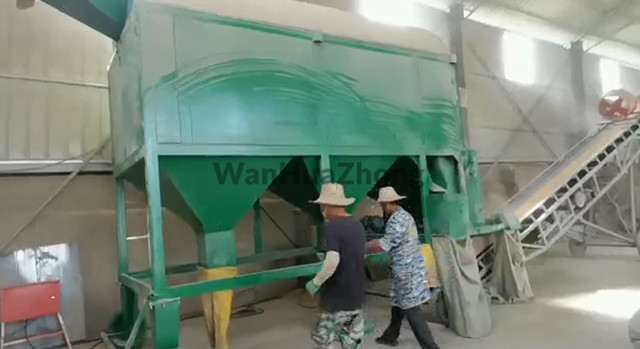 Mobile cylinder screen grain cleaner