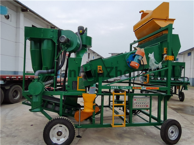 mobile cleaning vibrating screen in project
