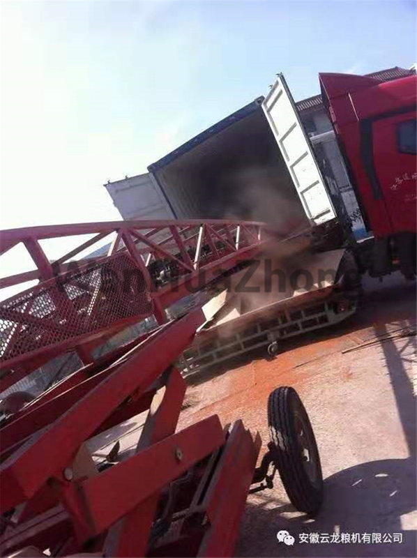 Mobile container grain unloader