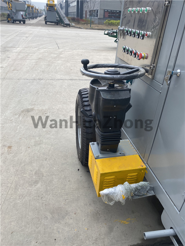 walking control device of mobile hydraulic lifting and filling belt conveyor
