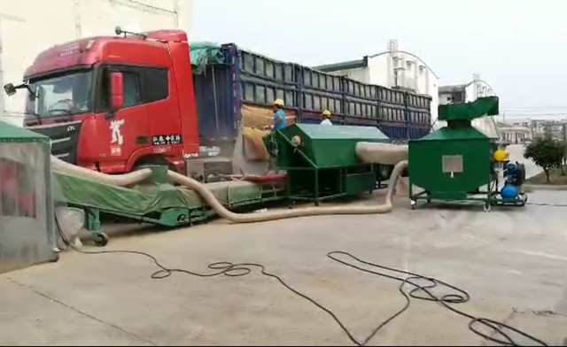 Grain unloading pipeline environmental transformation picture