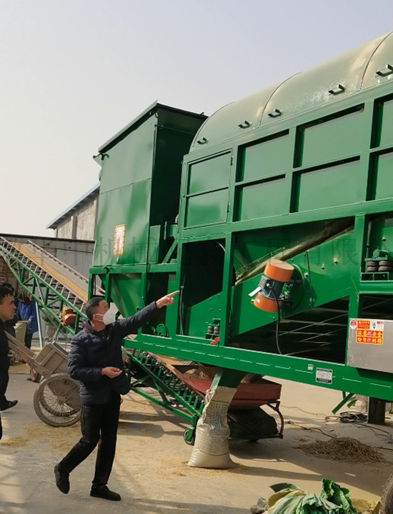  Environmental protection cylindrical grain cleaner picture in grain warehouse