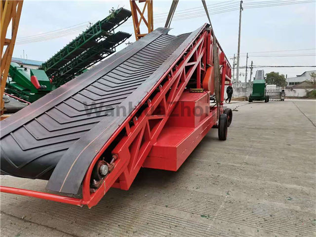 conveyor belt of mobile loading conveyor