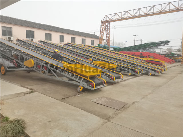 Mobile packaged and bulk grain belt conveyor
