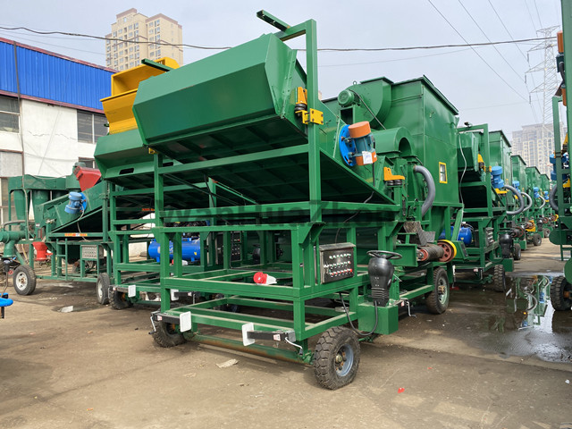 Environmental protection vibrating screen 