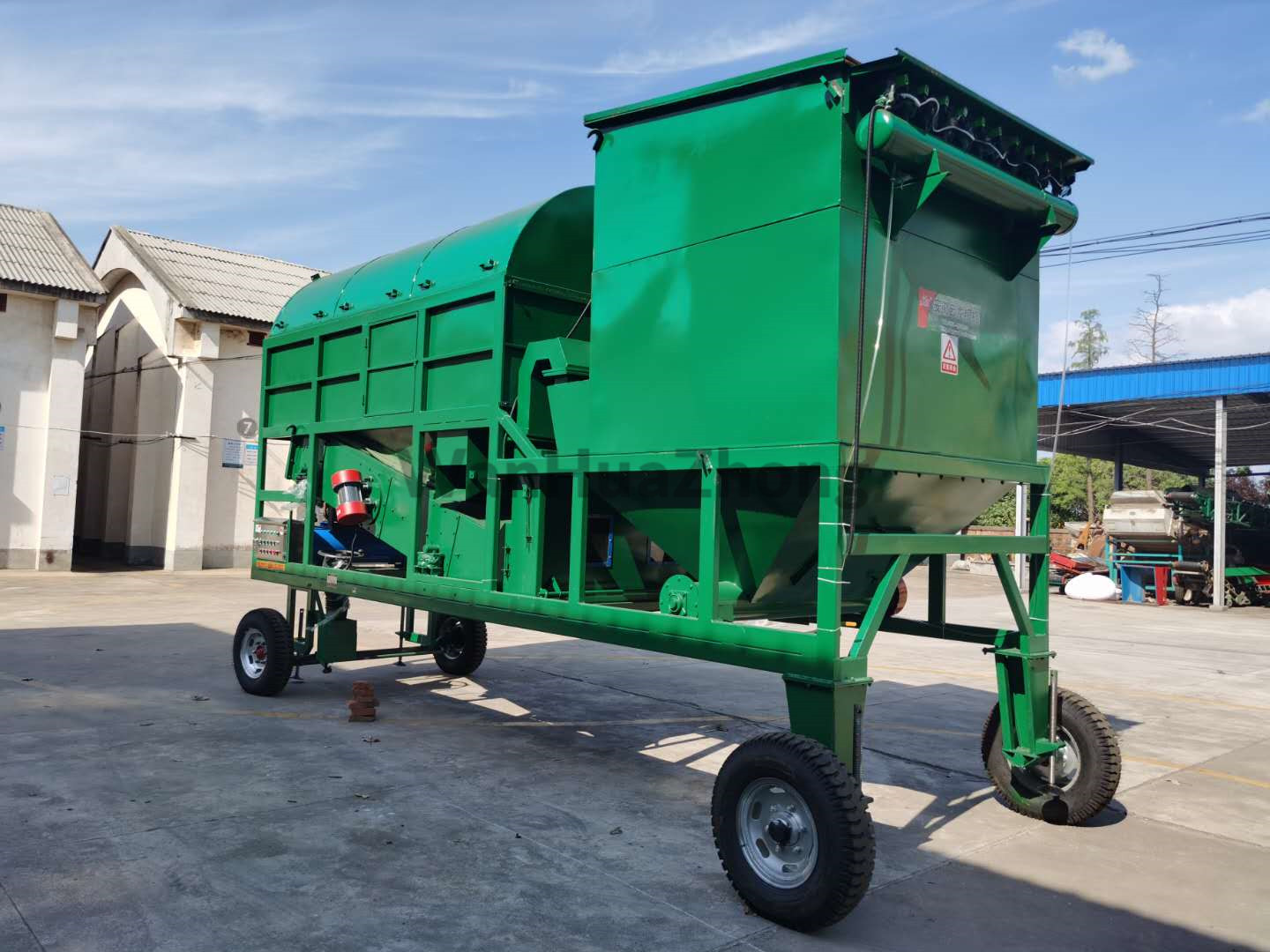 back view of environmental protection cylindrical grain cleaner