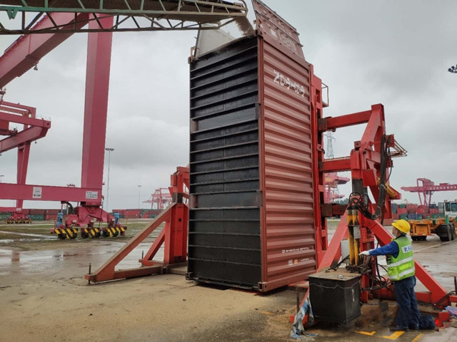 Container turnover filling line picture