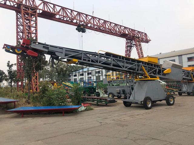 Steering telescopic loading belt conveyor with different color