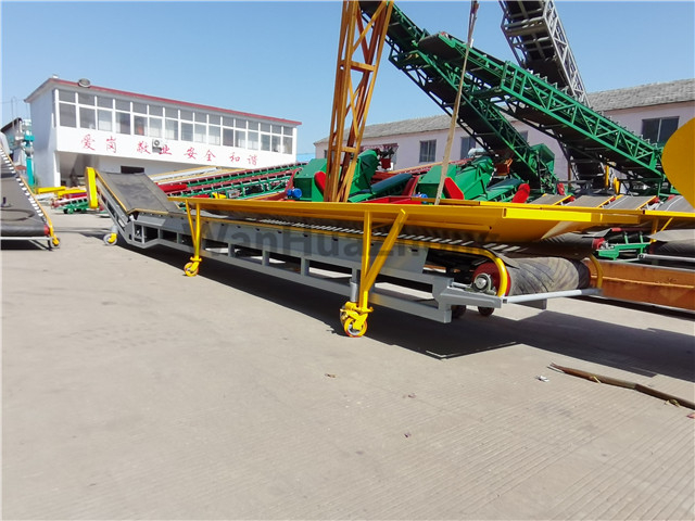 Bulk grain unloading belt conveyor