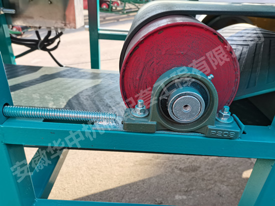 Tensioner of the mobile belt conveyor