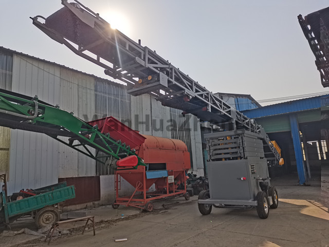 Mobile hydraulic telescopic lifting and filling belt conveyor 