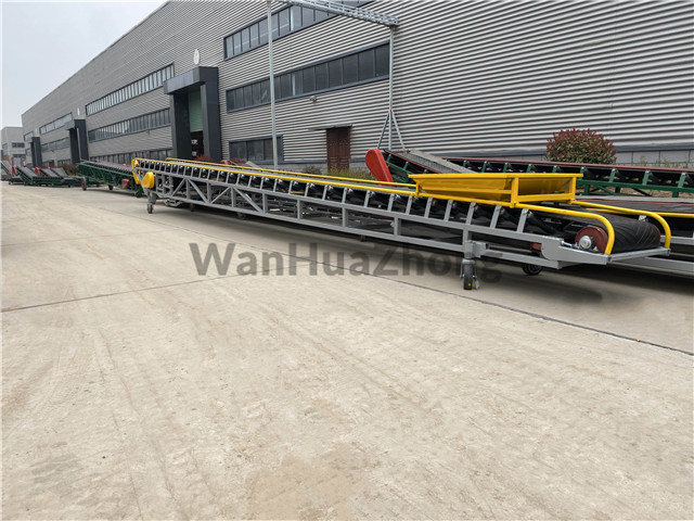 Mobile horizontal belt conveyor in Factory (3)
