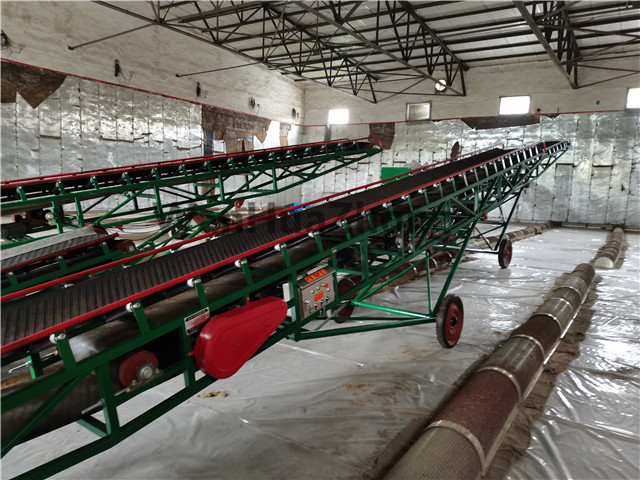 Mobile telescopic belt conveyor 