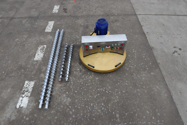 Physical map of intelligent grain turning-over machine