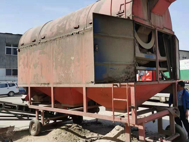 Case of sieve replacement of mobile cylinder screen grain cleaner purchased in 2013 of local grain depot of Xuzhou